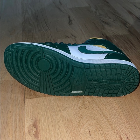 BRAND NEW Jordan 1 “Sonics” | Box not Included - Picture 7 of 7